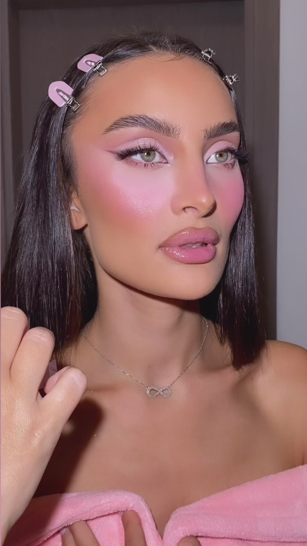 Ultra pink loose powder